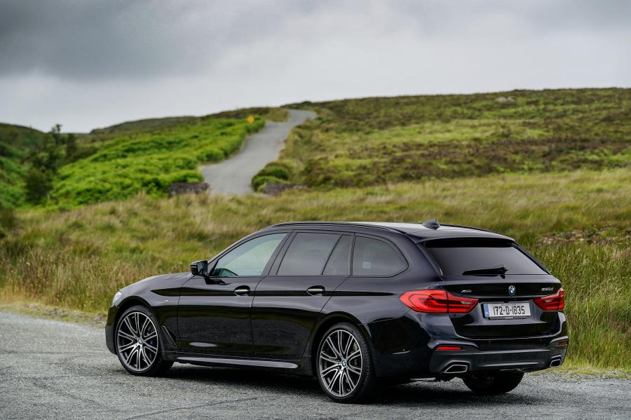  BMW 530d xDrive Touring M Sport (G31) 2017 года  (UK) (фото 30 из 40)
